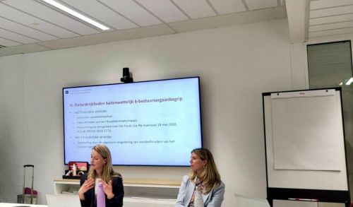 image Jacobine van den Brink en Veerle van Waarde geven presentaties bij interprovinciale werkgroep USK